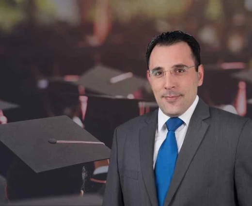 Πτυχία χωρίς αντίκρισμα, θέσεις χωρίς ανθρώπους